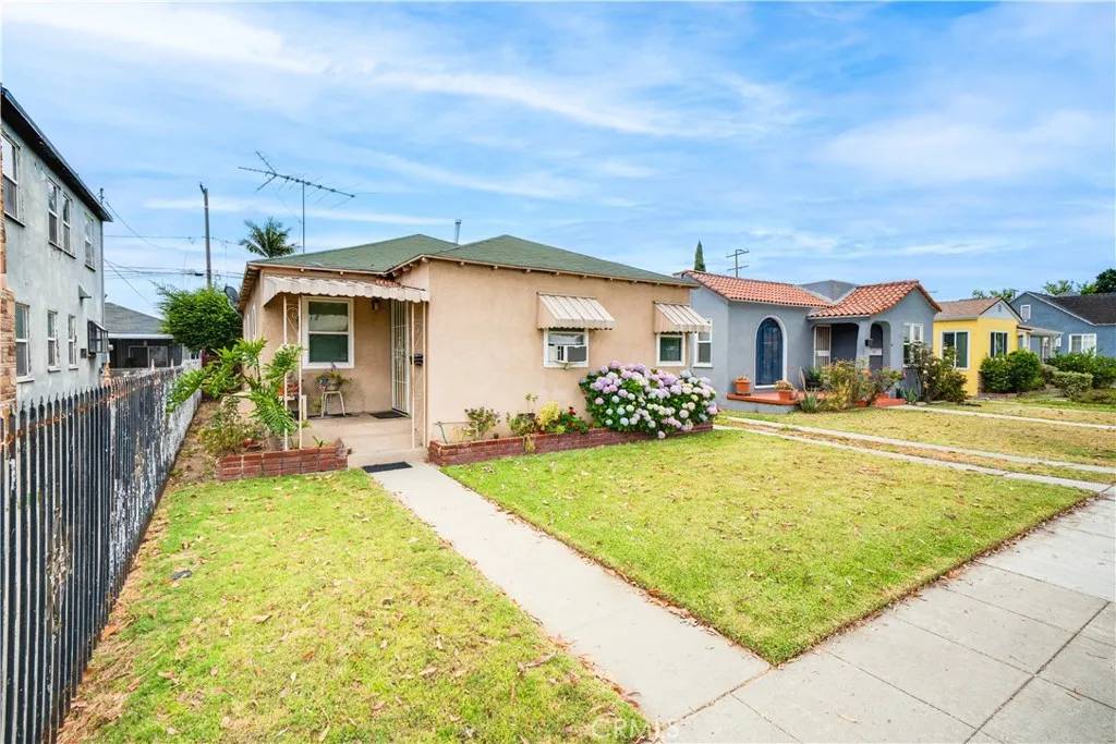 5870 Lemon Avenue, Long Beach, CA 90805