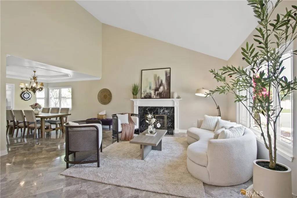Yorba Linda, CA 92886,5225 Via Azafran