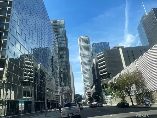 Los Angeles, CA 90017,801 S Grand Avenue #1608