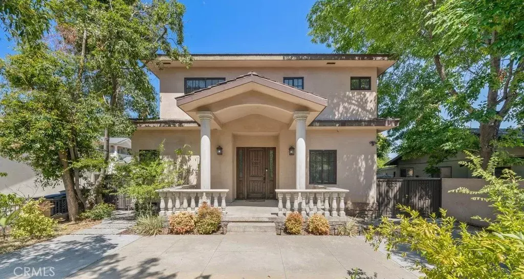 184 S Altadena Drive, Pasadena, CA 91107