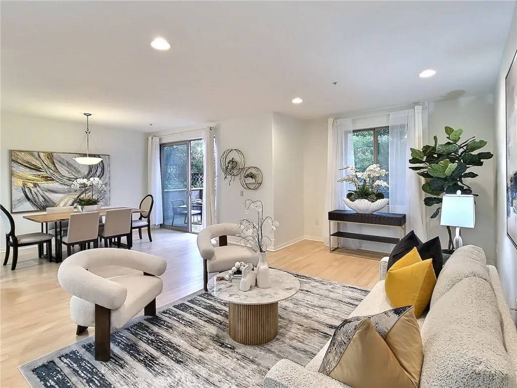 Pasadena, CA 91106,931 E Walnut Street #206