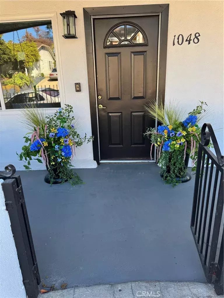 Los Angeles, CA 90042,1048 Dexter Street