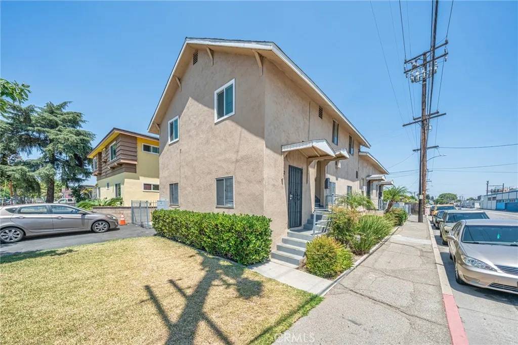 Montebello, CA 90640,252 S 7th Street
