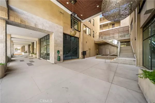 Pasadena, CA 91101,709 E Walnut Street #227