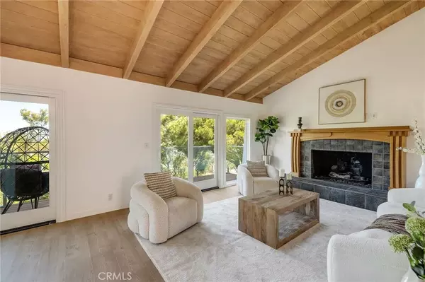 Palos Verdes Estates, CA 90274,4321 Via Azalea