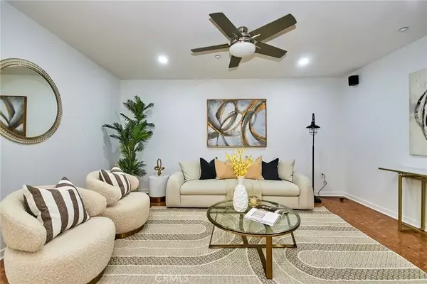 Irvine, CA 92612,21 Gramercy #313