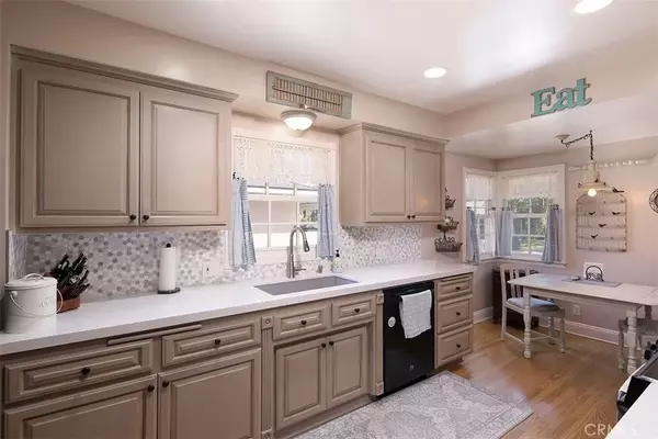 Monrovia, CA 91016,1017 Oakleaf Avenue