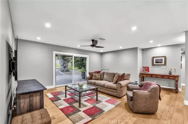 Sierra Madre, CA 91024,407 W Orange Grove Avenue