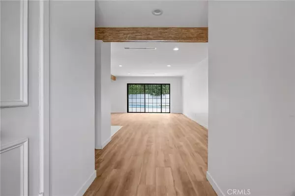 Encino, CA 91436,16517 Hartsook Street