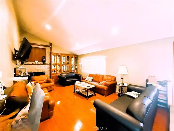 La Verne, CA 91750,2302 8th Street
