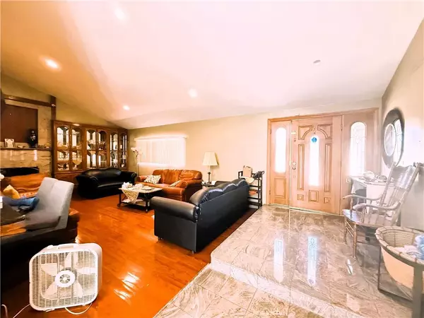 La Verne, CA 91750,2302 8th Street