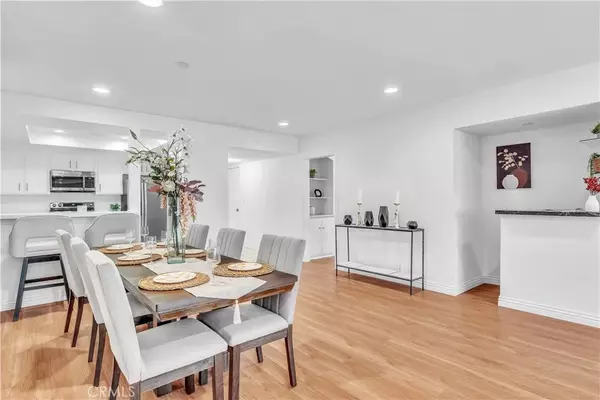 Los Angeles, CA 90064,2318 Fox Hill #203