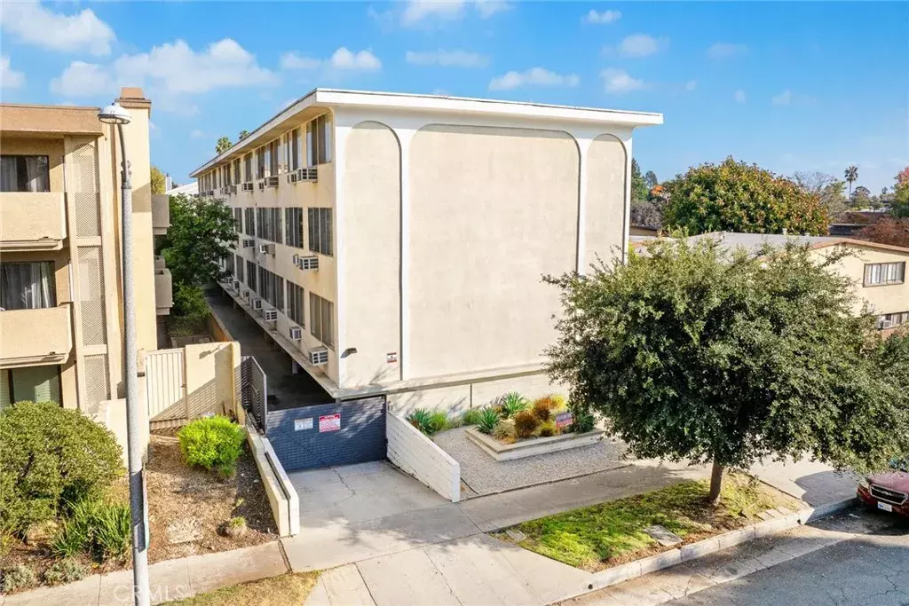 Pasadena, CA 91106,160 S Michigan Avenue
