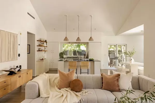 Los Angeles, CA 90039,4128 Baywood Street