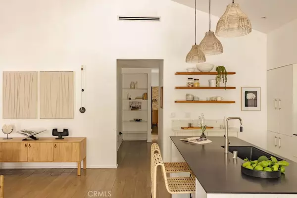 Los Angeles, CA 90039,4128 Baywood Street