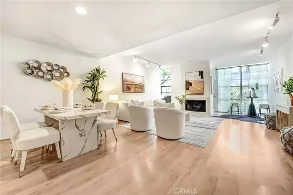 Los Angeles, CA 90068,3884 Fredonia Drive #F