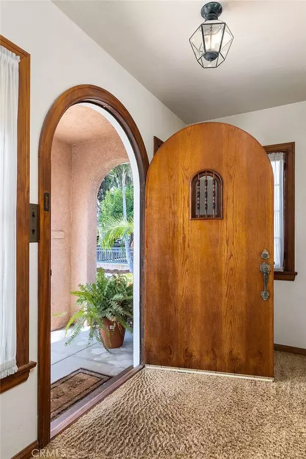 Monrovia, CA 91016,116 N Canyon