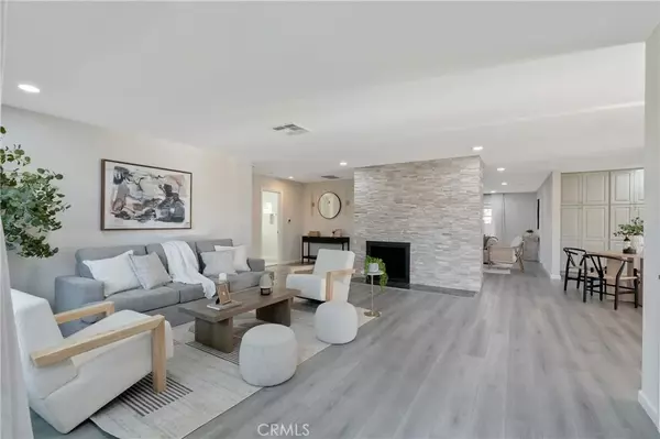 La Crescenta, CA 91214,2747 El Caminito