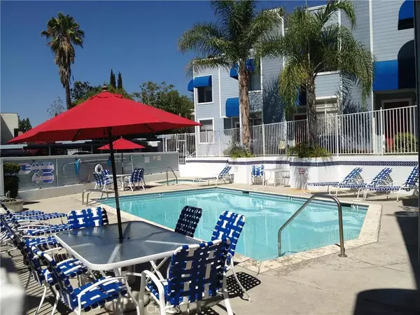La Crescenta, CA 91214,3075 Foothill Boulevard #103