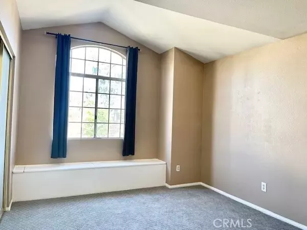 Murrieta, CA 92562,40205 White Leaf