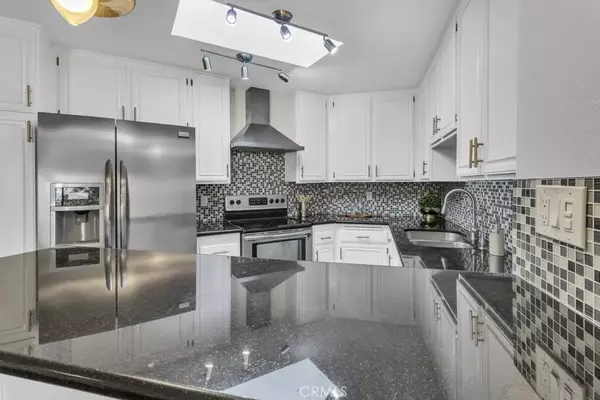 Los Angeles, CA 90042,4499 Via Marisol #315