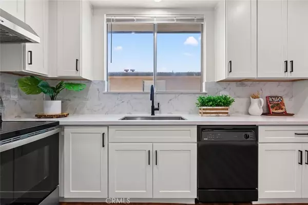 Alhambra, CA 91801,999 E Valley #92