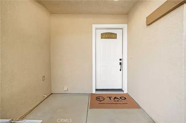 Corona, CA 92883,23296 Tulip Court
