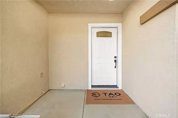 Corona, CA 92883,23296 Tulip Court