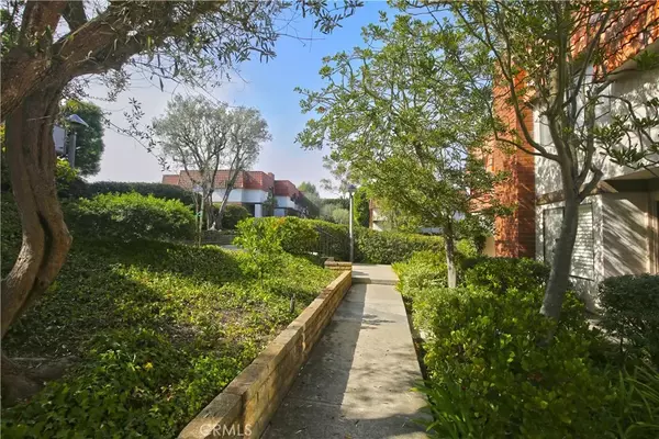 Rancho Palos Verdes, CA 90275,27940 Ridgecove Court North