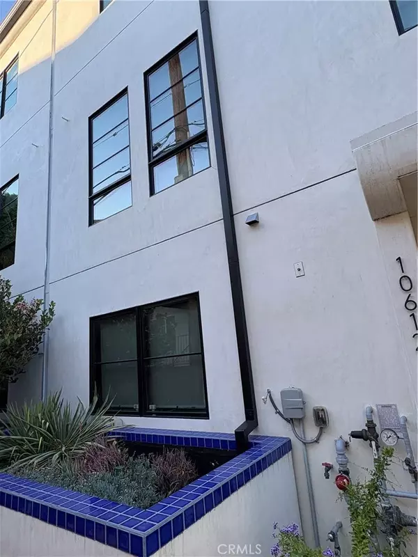 North Hollywood, CA 91602,10612 W Kareen Court