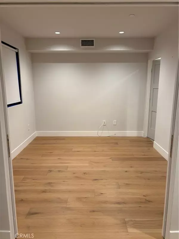 North Hollywood, CA 91602,10612 W Kareen Court