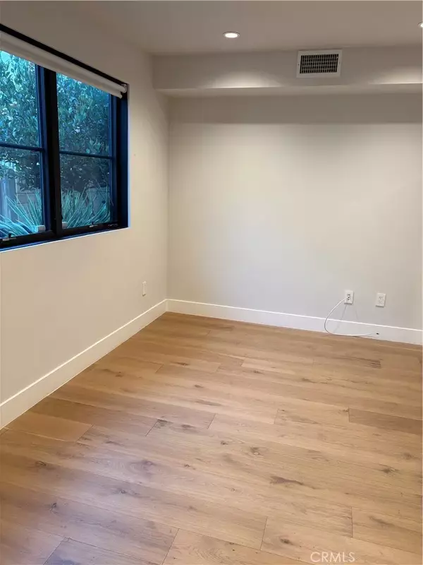 North Hollywood, CA 91602,10612 W Kareen Court