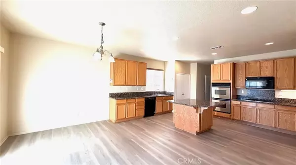 Victorville, CA 92394,14741 Coachman