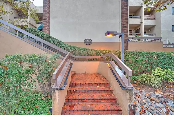 Glendale, CA 91204,460 Oak Street #201