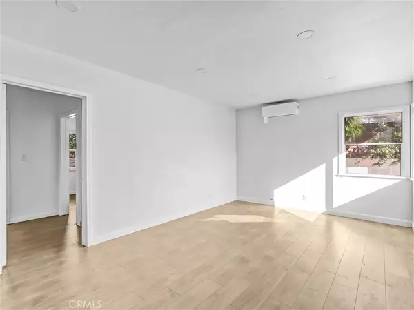 Los Angeles, CA 90002,639 E 105th