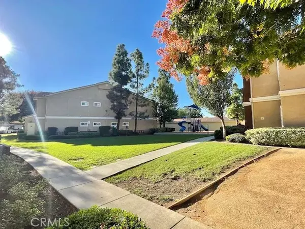 Murrieta, CA 92562,24909 Madison #6-24