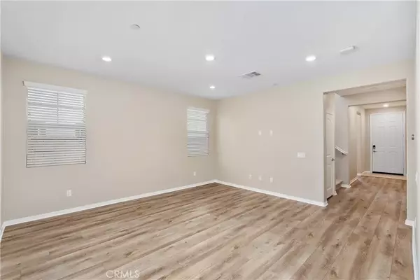 Valencia, CA 91354,28365 Vela