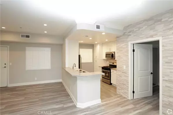 North Hollywood, CA 91601,5543 Case Avenue