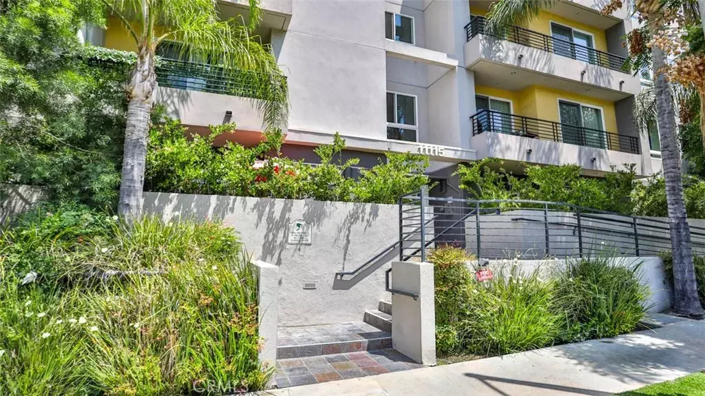 Studio City, CA 91602,11115 Acama Street #306