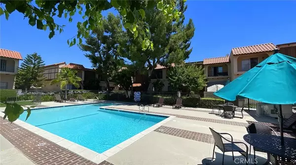 Reseda, CA 91335,19545 Sherman Way #14