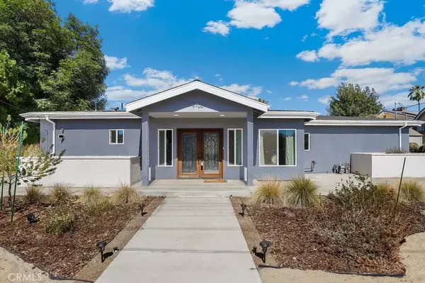 9700 Lemona Avenue, North Hills, CA 91343