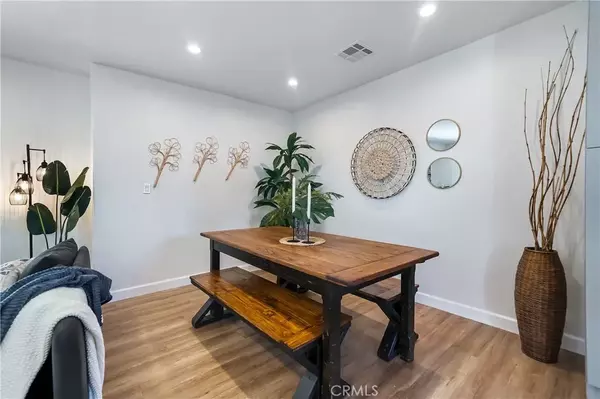 Lake Balboa, CA 91406,16600 Cohasset Street