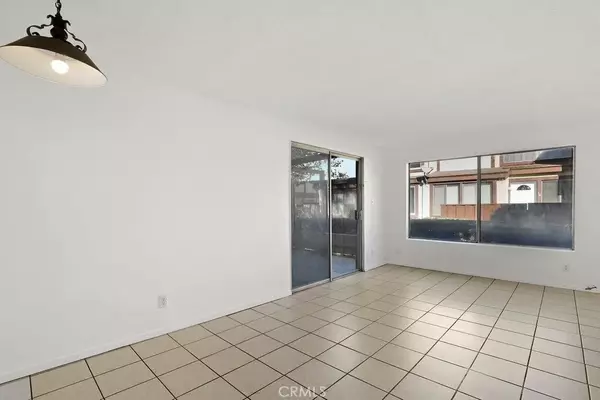 Panorama City, CA 91402,14501 Tupper Street #44