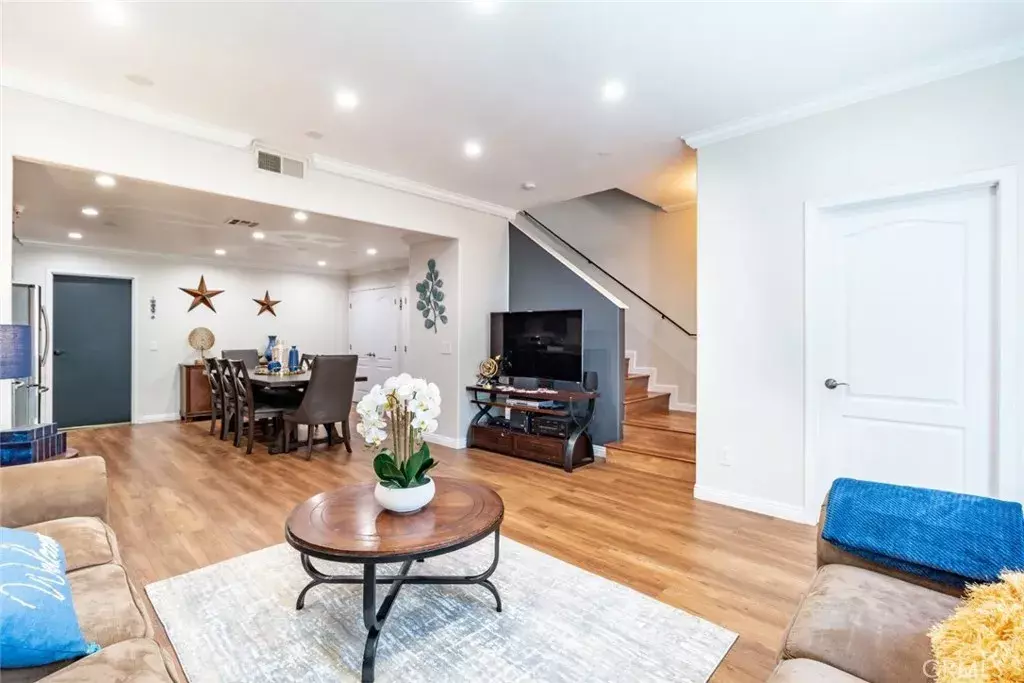 Panorama City, CA 91402,14415 Plummer Street #4