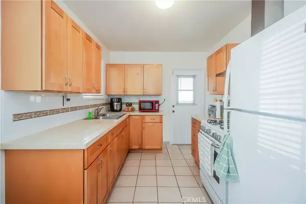 Van Nuys, CA 91405,15011 Hartland Street