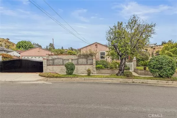 Sun Valley, CA 91352,8362 Vine Valley Drive