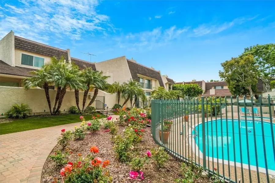 22213 Erwin Street, Woodland Hills, CA 91367