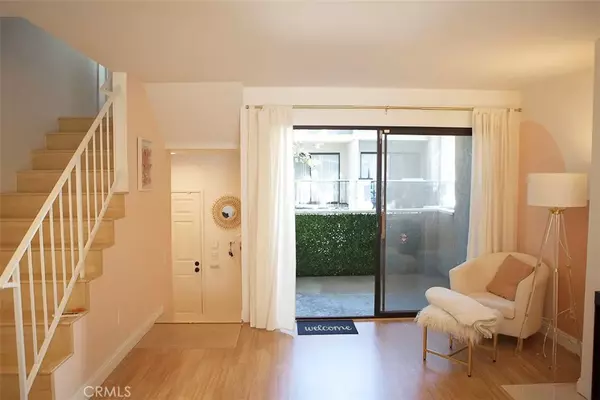 North Hills, CA 91343,9140 Burnet Avenue #22