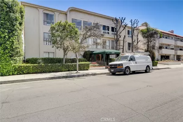 Encino, CA 91316,5250 Zelzah Avenue #7A
