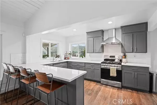 Sunland, CA 91040,10241 Mcbroom Street